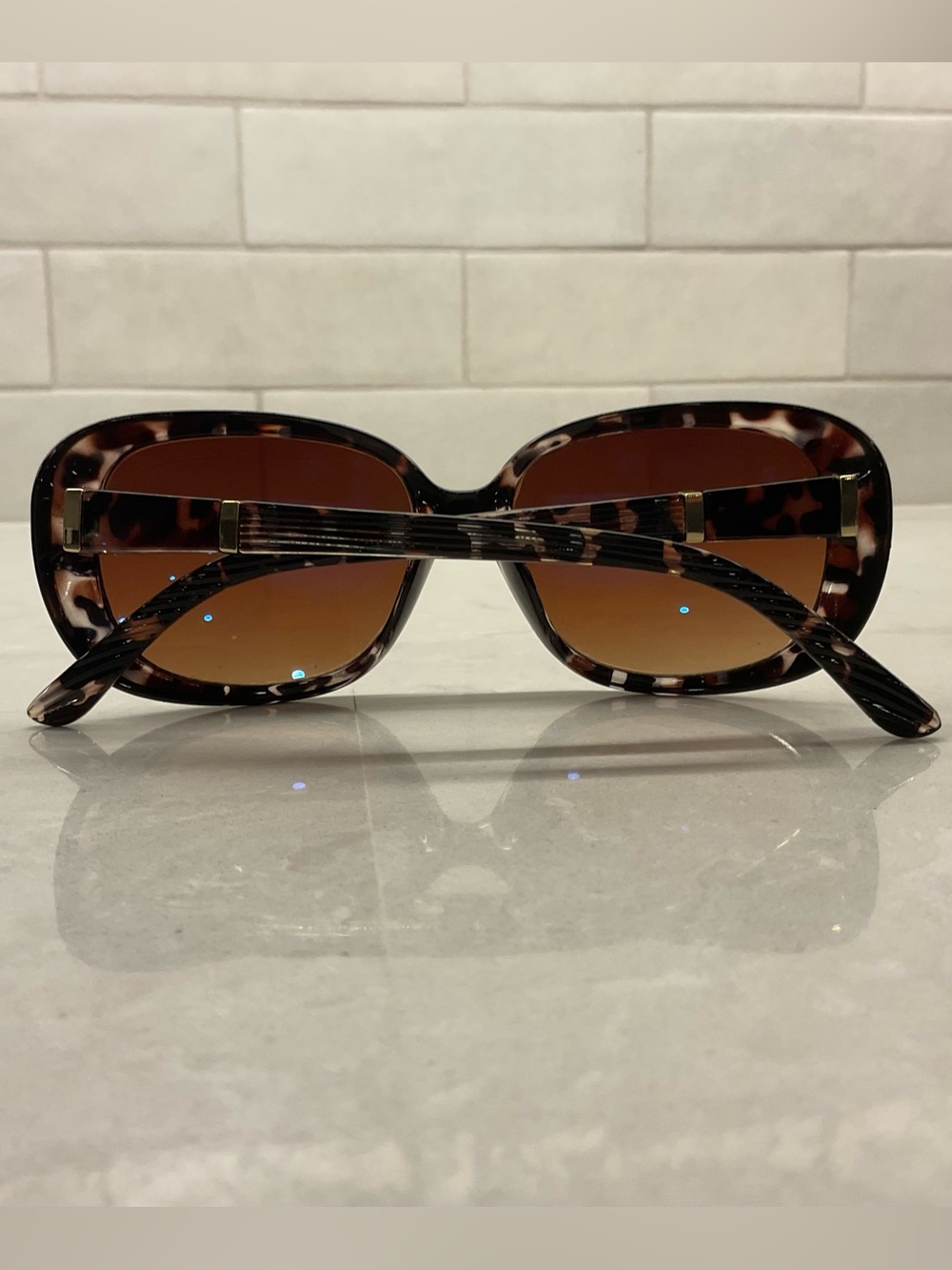 Tortoise Brown Gradient Oversized Women’s Sunglasses - Picture 3 of 6